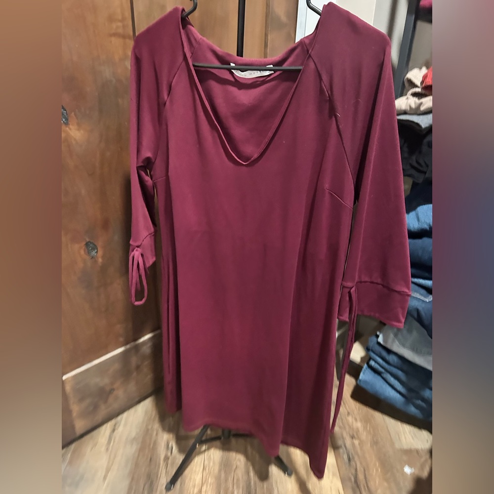 Susana Monaco maroon dress in large